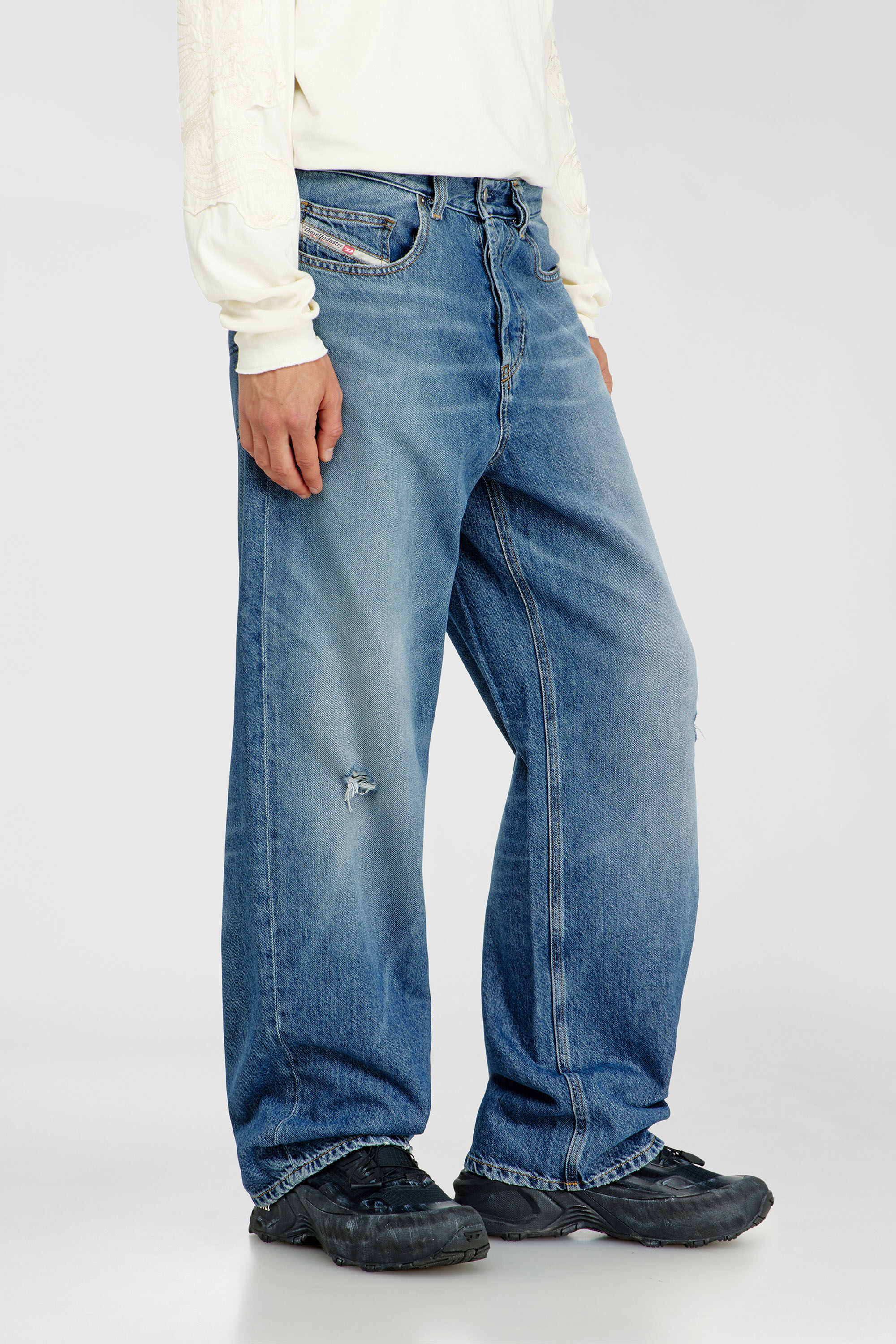 Diesel - Man's Relaxed Jeans 2001 D-Macro 09P61, Medium blue - 7