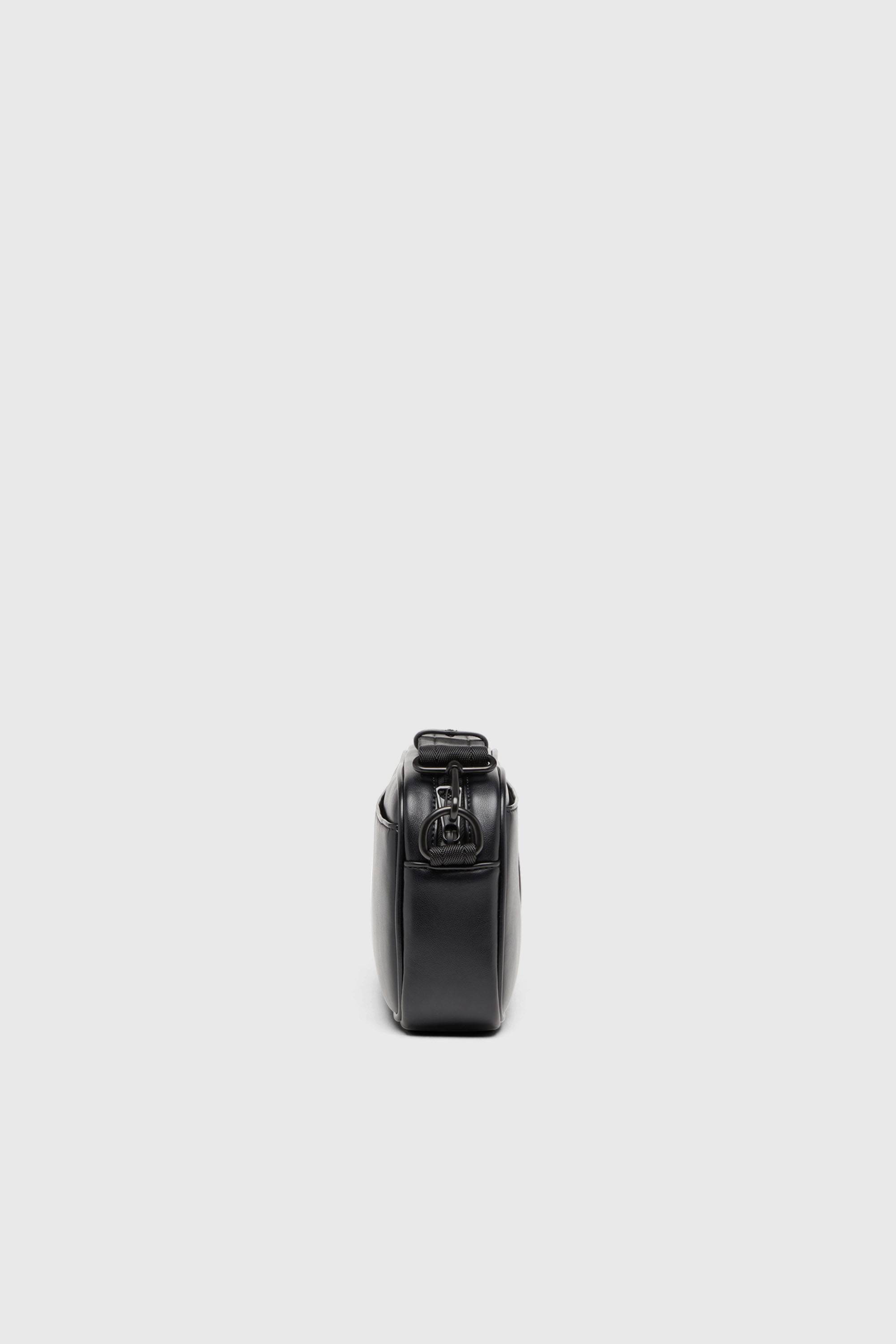 Diesel - HOLI-D CAMERA BAG, Man's Holi-D-Camera bag in neoprene and PU in Black - 3