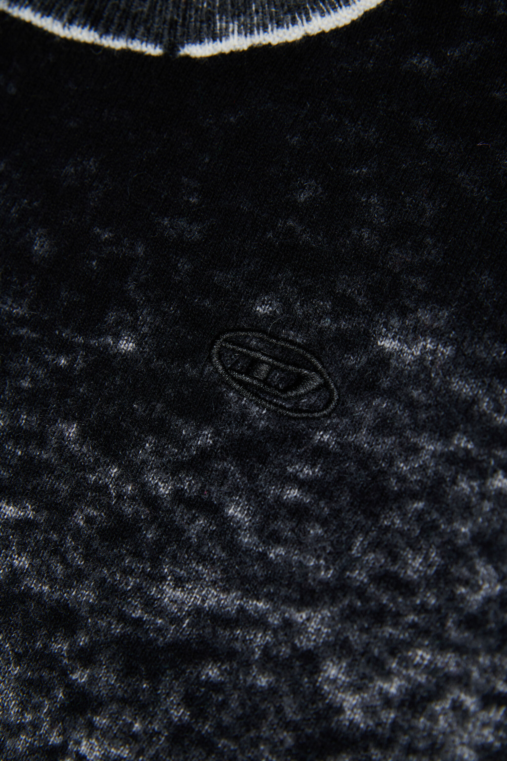 Diesel - KJEMR, Man's Wool-blend sweater with irregular colour effect in Black - 4