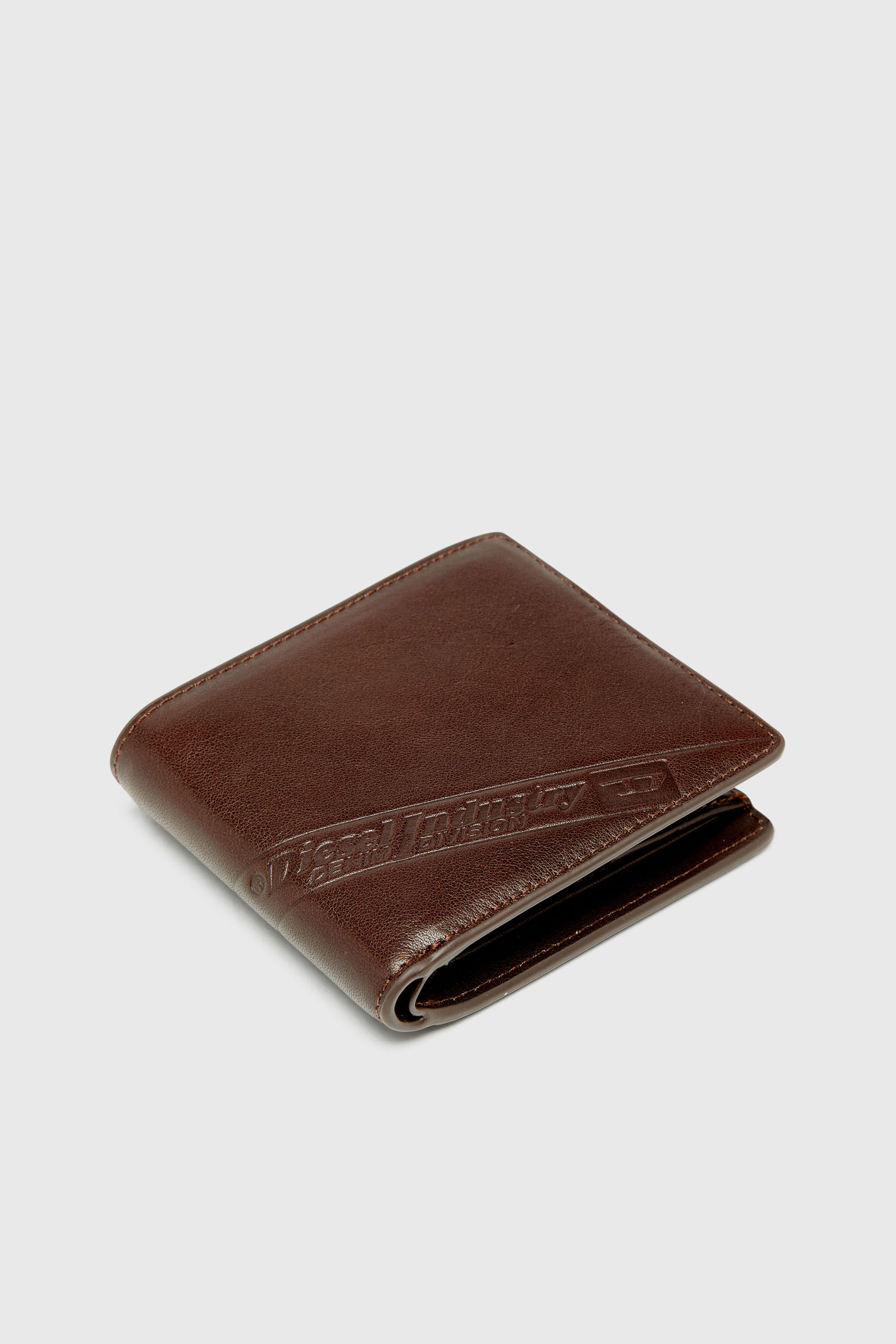 Diesel - FLAG-D BI-FOLD COIN S 3D, Man's Bi-fold leather wallet with embossed logo in Brown - 4