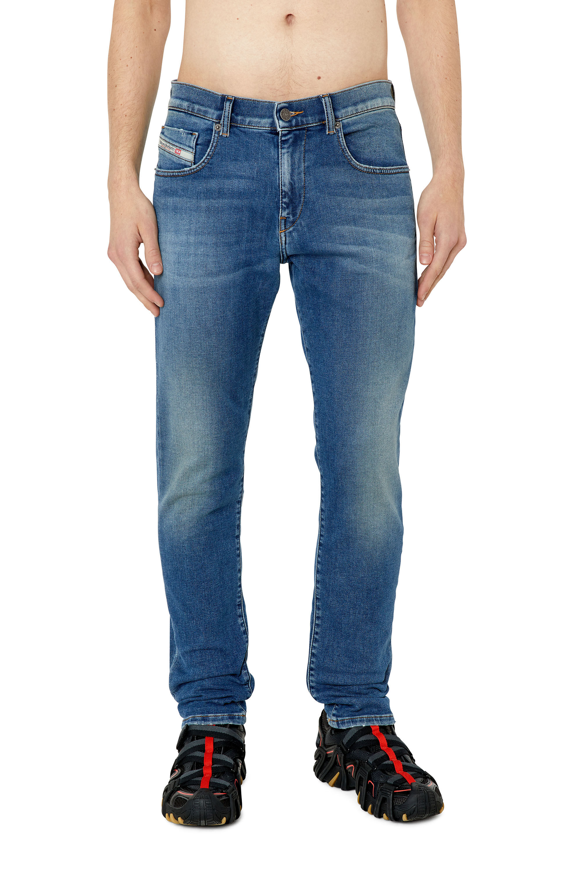 Diesel - Man's Slim 2060 D-Strukt Joggjeans® 068CX, Medium blue - 3