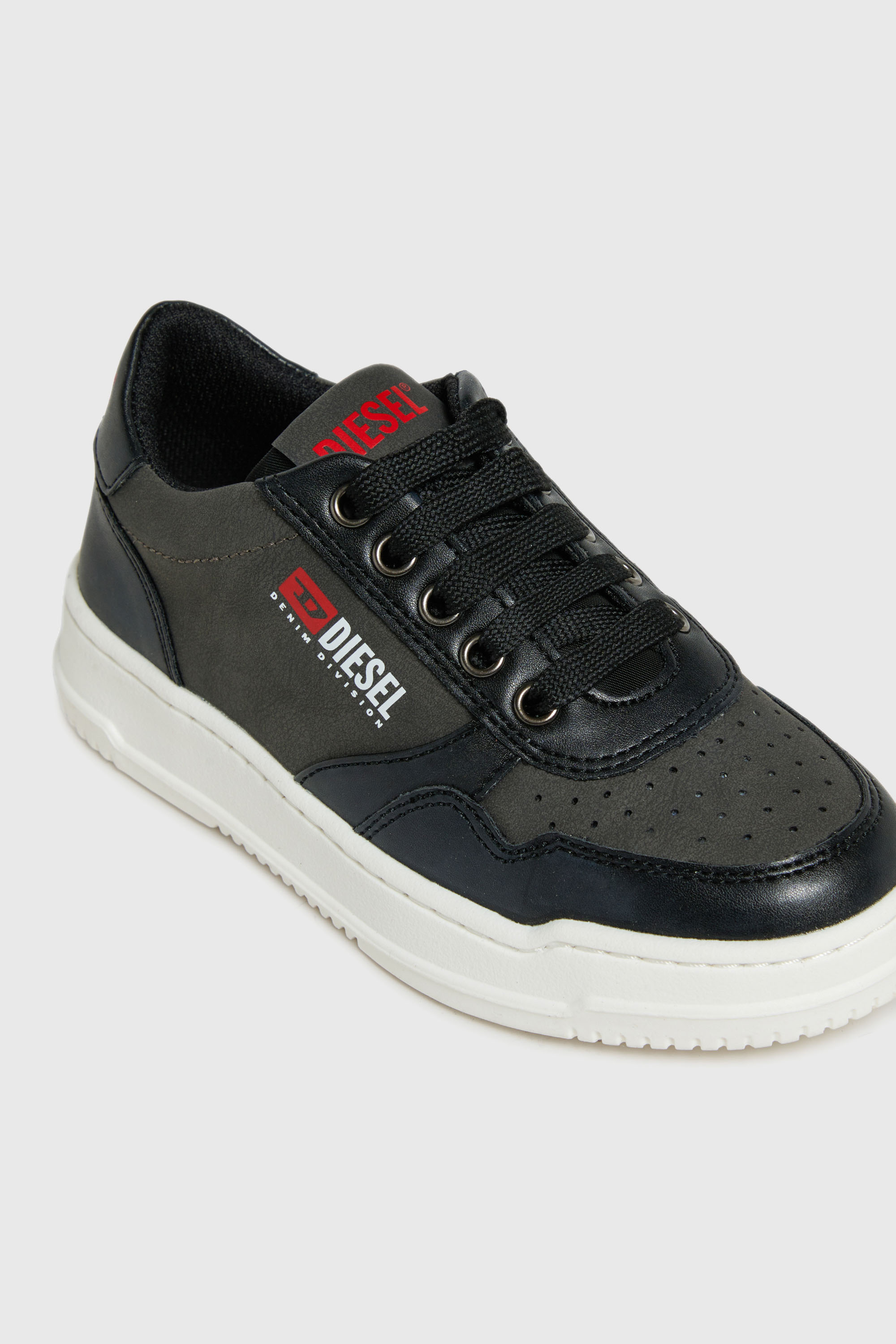 Diesel - S-CASCOUNT, Unisex's S-Cascount - Perforated sneakers with logo in Black - 4