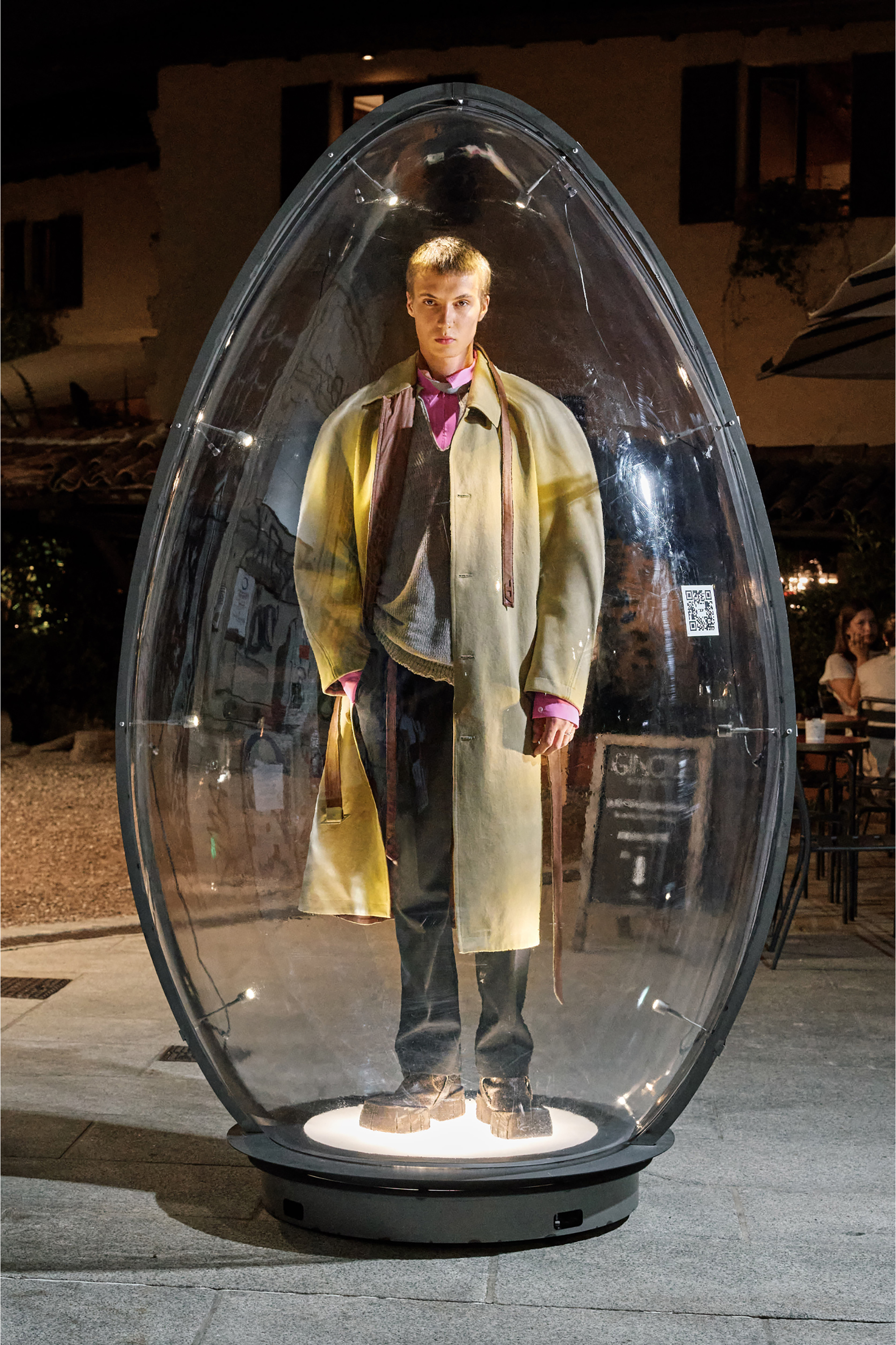 Diesel - J-ROUN, Man's Trench coat with cocoon sleeves in Light Brown - 3