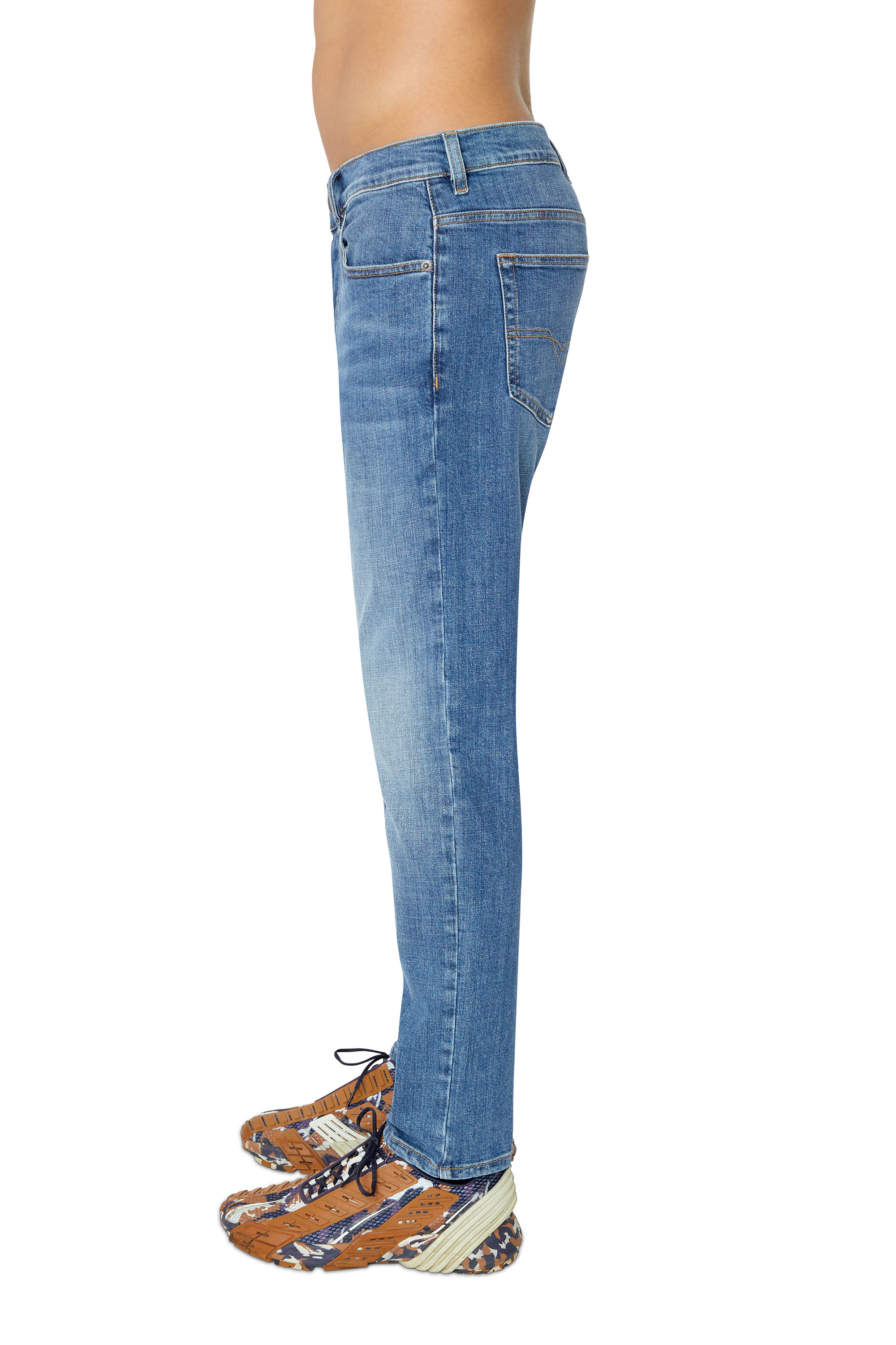 Diesel - D-Luster 0IHAT Slim Jeans, Medium blue - Image 4